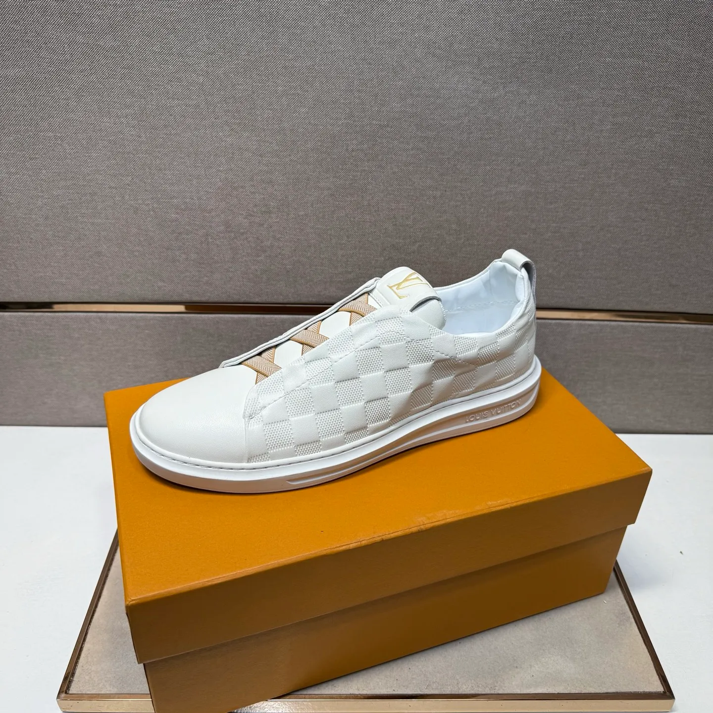 ⬛️Men's shoes 💰p442【LV～】Men's casual shoes 2025z cabinet sales simultaneously 🔶Size: 38-44#️⃣ 🔷2 colors🔜The upper is made of multi-material splicing➕Genuine leather lining, comfortable and breathable, sole: original comfortable and wear-resistant outsole, ⚠️Real shot📱Photographed🎬The real thing is better📢📢📢